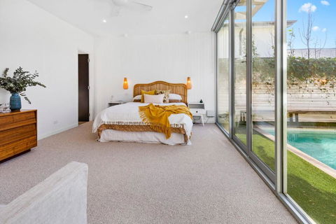 Poolside Paradise Mount Eliza - Accommodation Asia 3