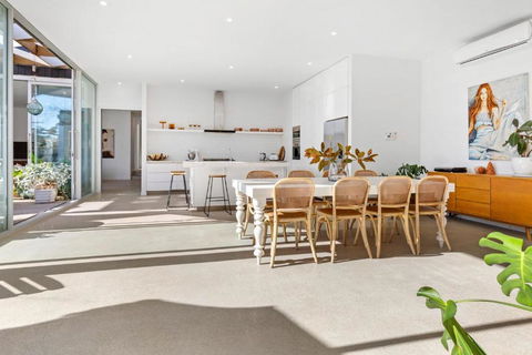 Poolside Paradise Mount Eliza - Accommodation Asia 2
