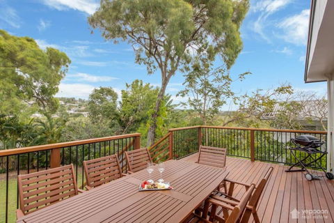 Poppies Cottage - Cooee Bay Beachside Retreat - Accommodation Asia 0