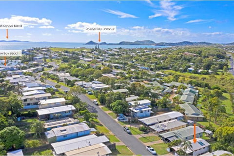 Poppies Cottage - Cooee Bay Beachside Retreat - Accommodation Asia 1