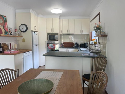 Poppies Clunes - Accommodation Asia 3