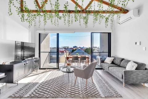 Portside Paradise - Steps Away From The Port - Accommodation Asia 0