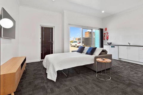 Port Lincoln Shark Apartment 4 - Accommodation Asia 3