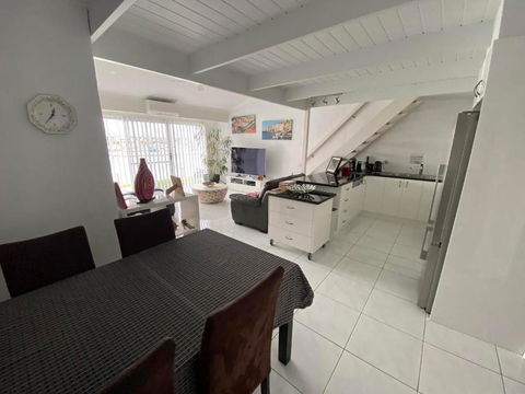 Port Lincoln Marina Waterfront Apartment - Accommodation Asia 2