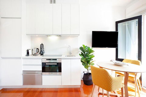 Perfect Located Comfy Studio With Balcony - Accommodation Guide 0