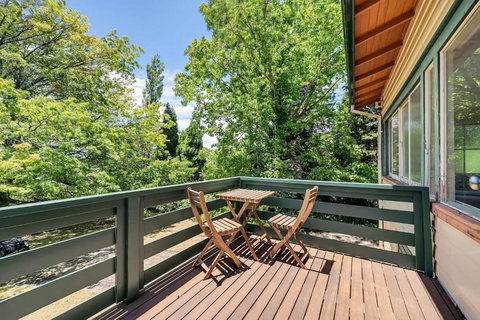 Pool Table Traditional Mountain Escape - Accommodation Asia 0