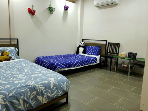 Quiet 2 Bedroom Farm House - Accommodation Asia 3