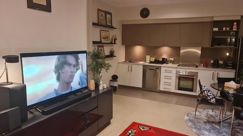 Qure Restaurant And Apartments Canberra Bruce - Accommodation Asia 1