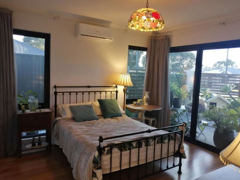 Private & Cosy! Master Bedroom In Perth With Garden View - Accommodation Asia 0