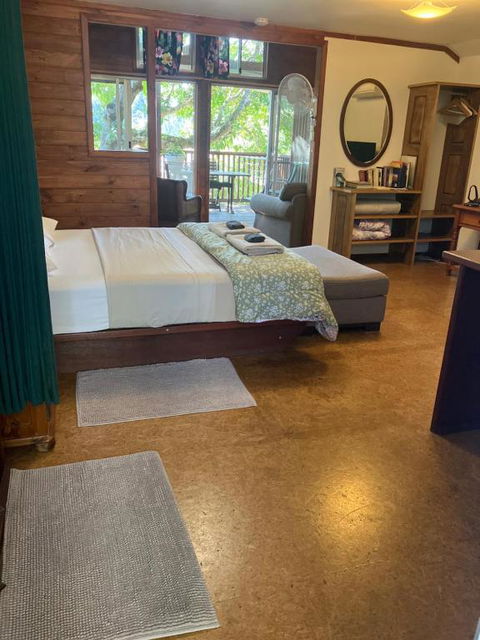 Potters Cottage - Accommodation Guide 1