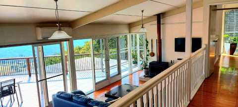 Potters Place Montville - Accommodation Guide 1