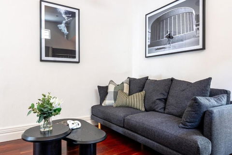 Prahran Timeless & Modern Haven, With Parking - Accommodation Asia 1