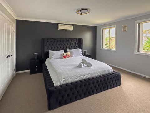 Prestons Dream Holiday 4 Bedroom - Accommodation Guide 0