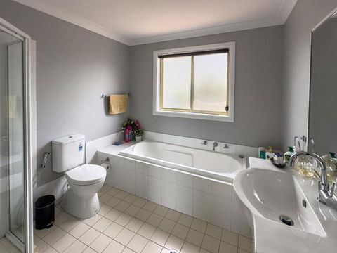 Prestons Dream Holiday 4 Bedroom - Accommodation Guide 2