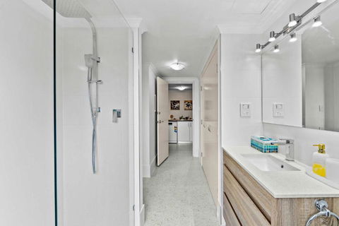 Prime Perth Apartment - Accommodation Guide 2