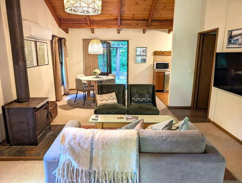 Primrose Cottage - Accommodation Asia 2