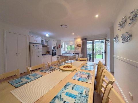 PRIN66C - Blue Seas - Accommodation Asia 3