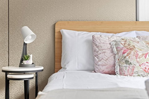 Private Double Room - Centrally Located At Ryde - Shared Bathroom - Accommodation Asia 1