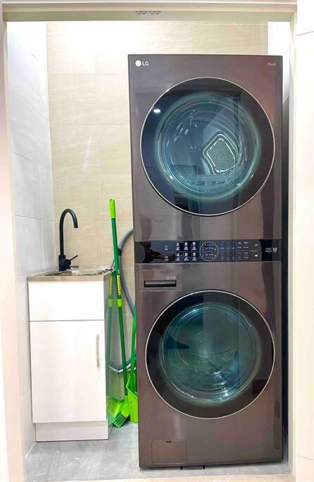 Private, Modern & Luxurious Granny Flat - Accommodation Asia 2