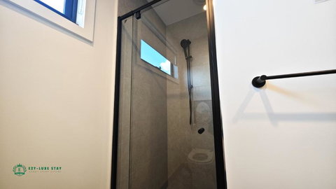 Private Suite With Queen Bed TV - Room 11 - Accommodation Asia 3