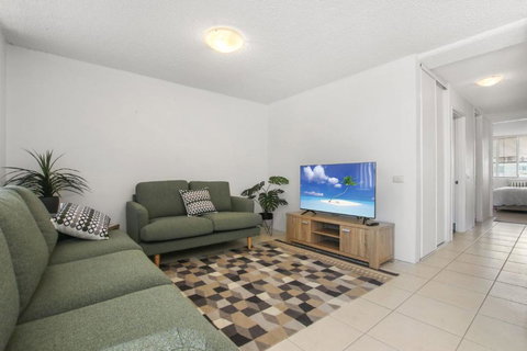 Pumicestone Lodge Unit 12 26 Maloja Ave - Accommodation Asia 3