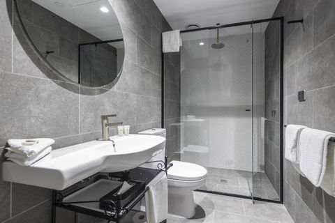 Q Squared Serviced Apartments - Accommodation Asia 3