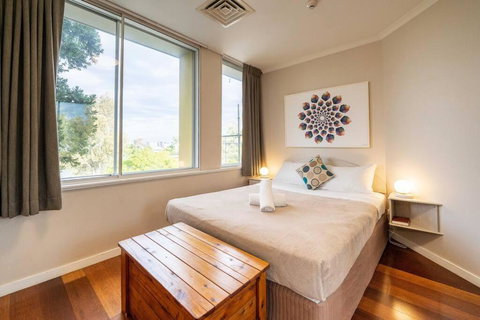 Quaint Auchenflower 1B1B Apt W Parking Close To UQ - Accommodation Asia 0