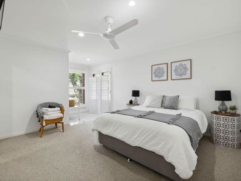 Quay-Largo - Accommodation Guide 1