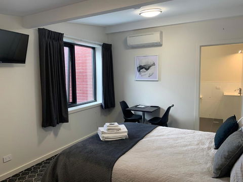 Queens Arms Hotel - Accommodation Asia 0