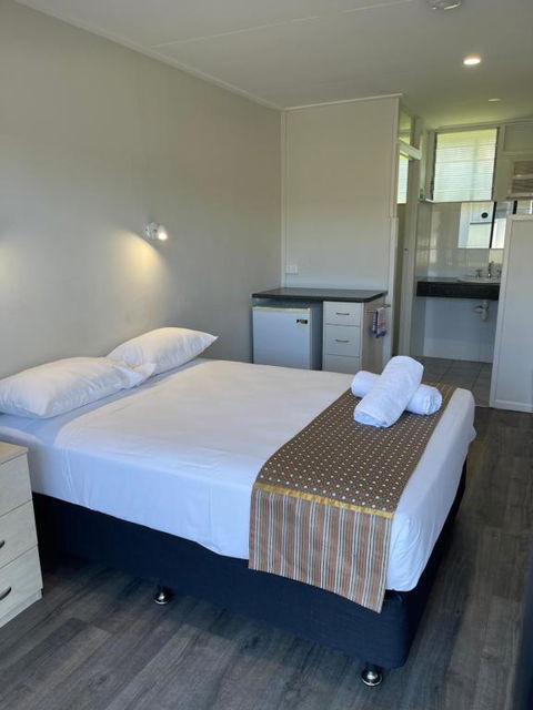 Queens Beach Hotel - Accommodation Asia 0