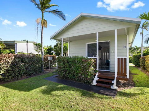 Queens Beach Tourist Village - Accommodation Asia 1