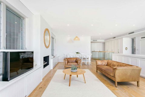 Queenscliff Penthouse - Beachfront - Accommodation Asia 2