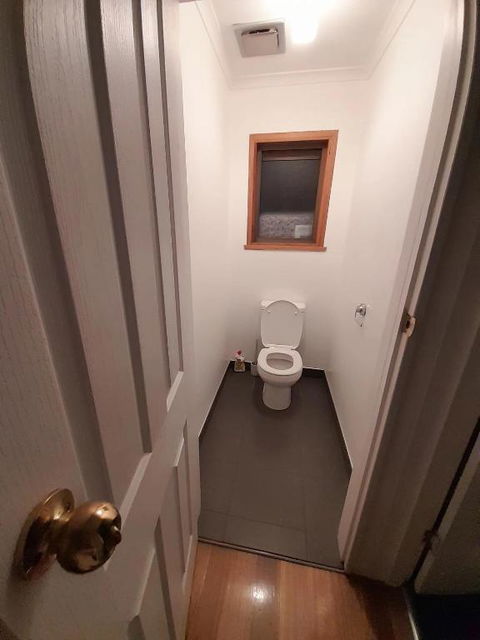 Quiet Room With Off Street Parking In Hobart - Accommodation Asia 1