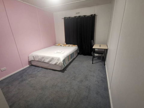 Quiet Room With Off Street Parking In Hobart - Accommodation Asia 2
