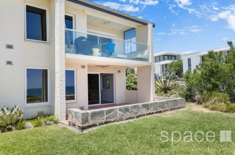 Quintessential Oceanview Apartment In Cottesloe - Accommodation Guide 3