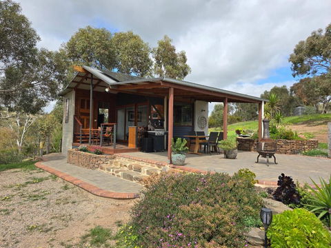 Rainshadow Retreat - Accommodation Asia 0