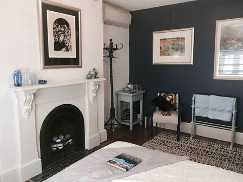 Assemblage Boutique Art B & B - Accommodation Guide 2