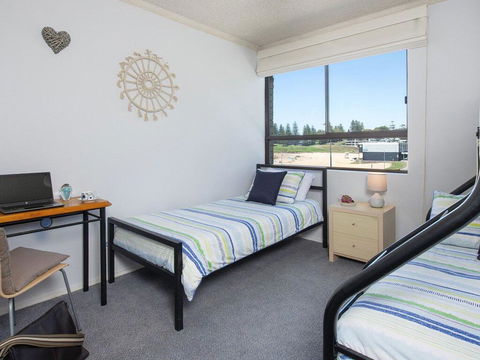 At The Beach - Kiama Surf Beach At Your Doorstep - Accommodation Asia 3