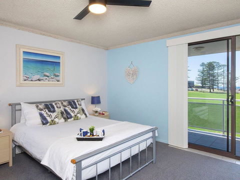 At The Beach - Kiama Surf Beach At Your Doorstep - Accommodation Asia 2
