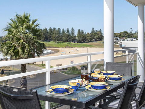 At The Beach - Kiama Surf Beach At Your Doorstep - Accommodation Asia 1
