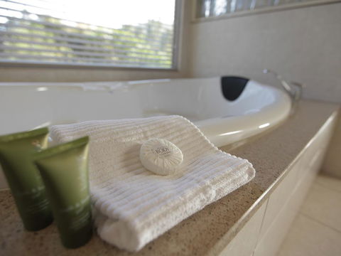 At The Gap Holiday Home - Accommodation Asia 1