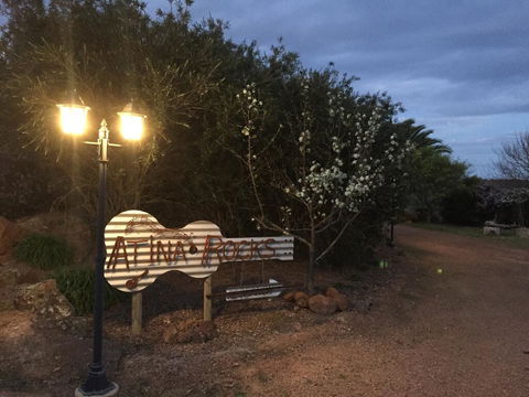 Atina Rocks Country Homestead - Accommodation Guide 2
