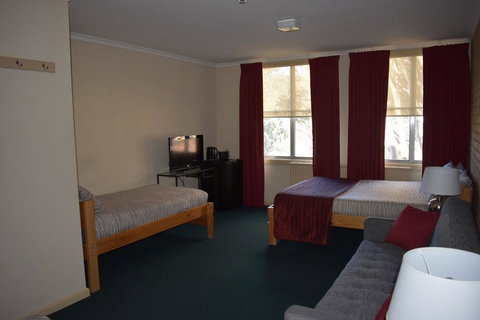 Attunga Alpine Lodge & Apartments - Accommodation Asia 2