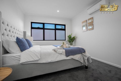 AU.JOY 3 Bed Townhouse Burwood 3 - Accommodation Asia 0