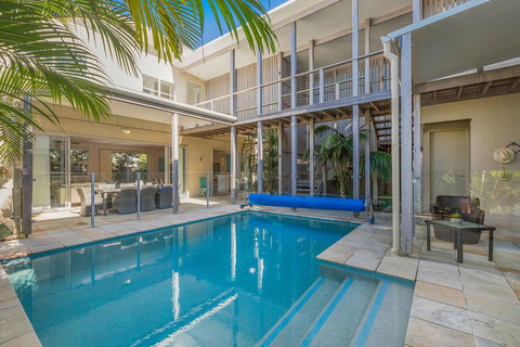 Augusta House - Accommodation China 0