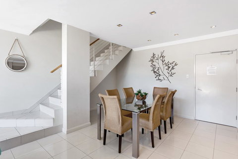 Aura 13 - Shoal Bay - Accommodation China 3