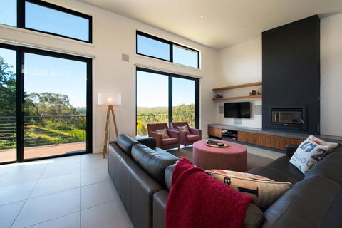 Aura House - Accommodation Guide 3