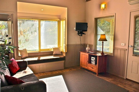 Autumn Leaf Cottage 1 - Accommodation China 1