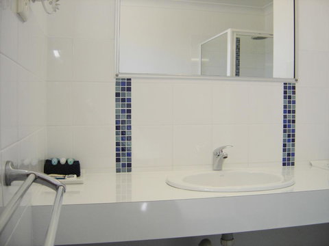 Avaleen Lodge Motor Inn - Accommodation Asia 1