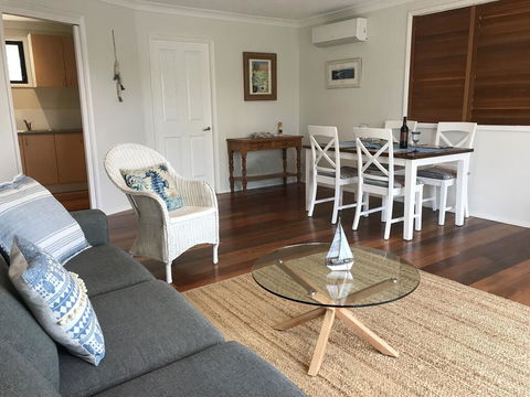 Avalon Seashells 2 Bedroom Apartment With Pool - Accommodation Asia 3